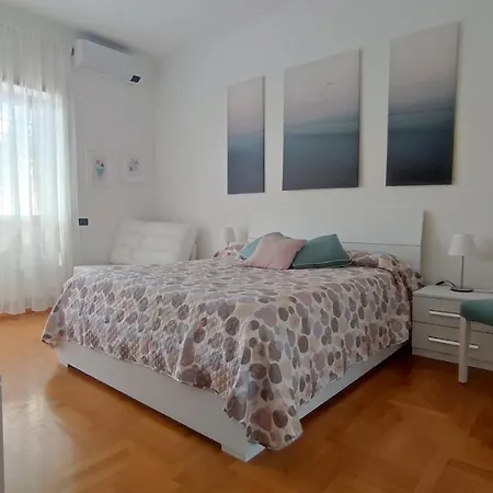 Eur Mostacciano Bilocale Nel Fino A 5 Ospiti Apartment *